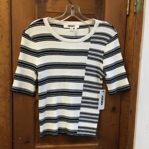 DKNY TOP, NWT, SIZE MEDIUM